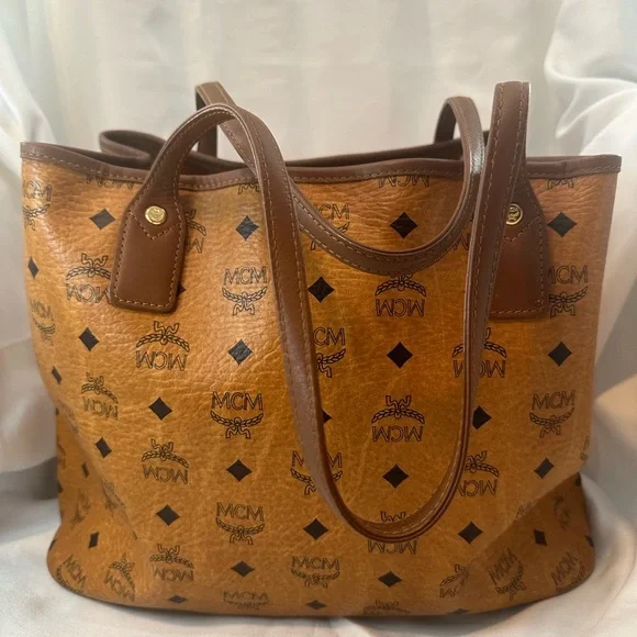MCM Tote & Wallet Set - Picture 11 of 15